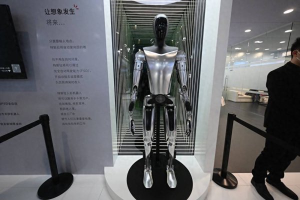 宝牛E配 特斯拉下调擎天柱机器人产量目标，已降至2000台